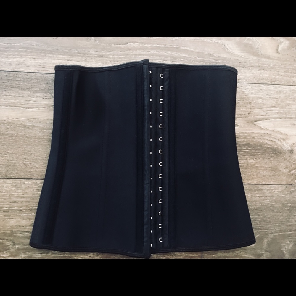 Waist trainer.